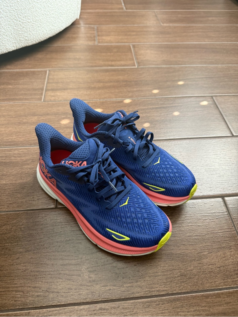 HOKA Clifton size 7